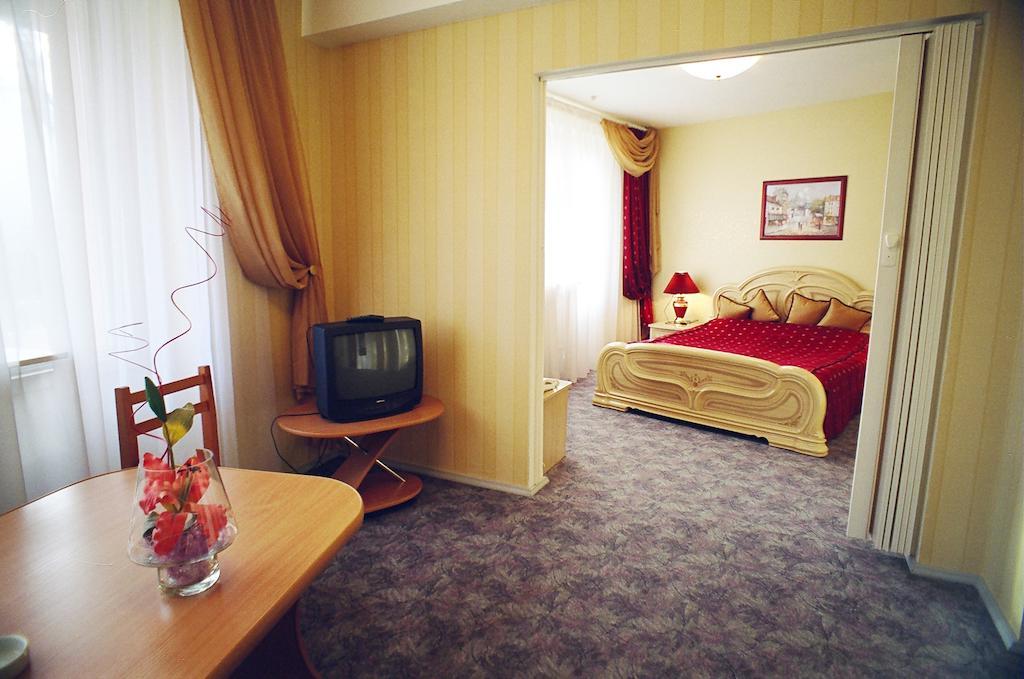 Hotel Maski Petrozavodsk Exteriör bild
